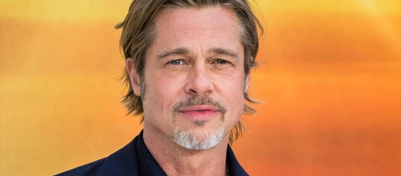 Την εξαπάτησε ο «μαϊμού Μπραντ Πιτ» και αυτή τα «έβαλε» με τον αληθινό - Του ζητά αποζημίωση 100.000 δολαρίων